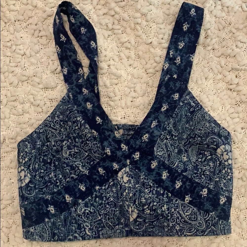 Cute summery barely worn crop top